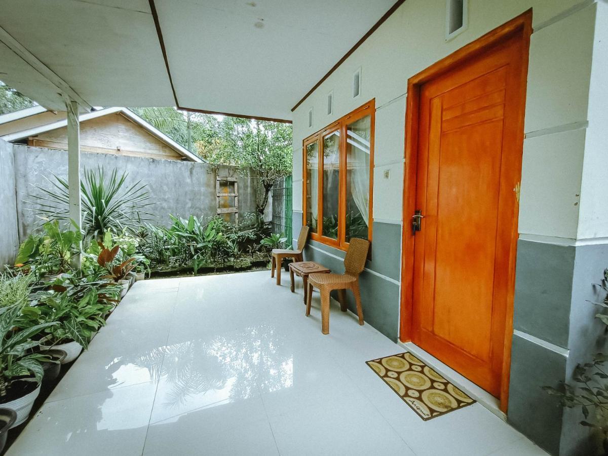 Tarsius Home Stay Rinondoran Экстерьер фото